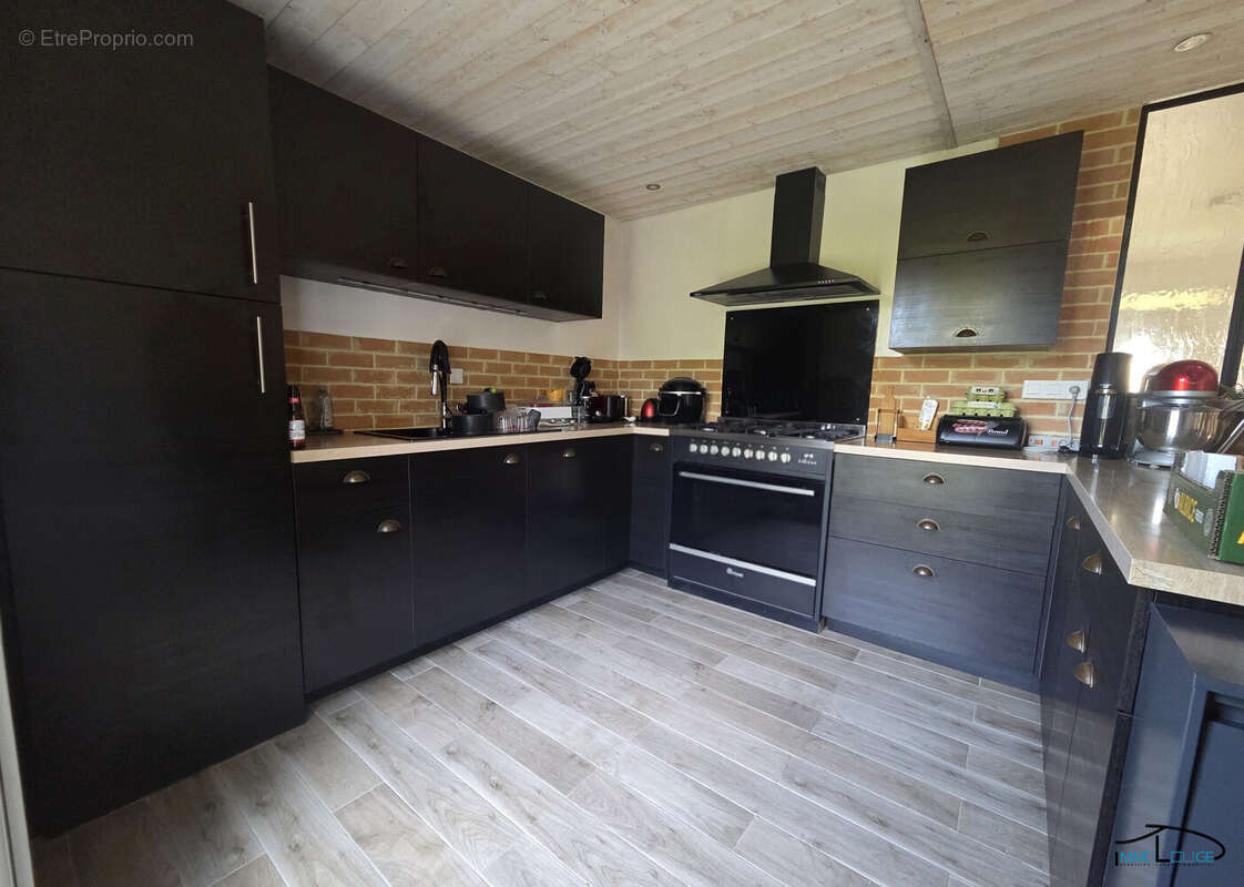 Maison à LIVINHAC-LE-HAUT