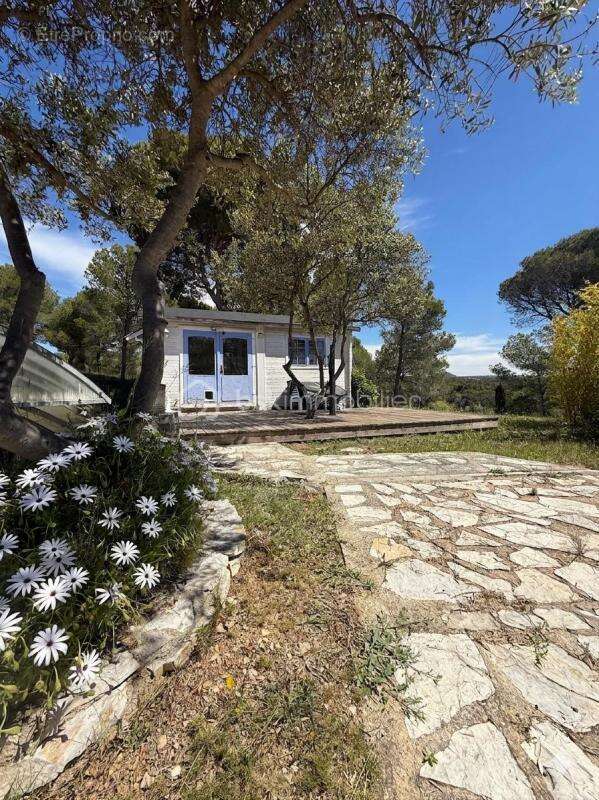 Maison à VENTABREN