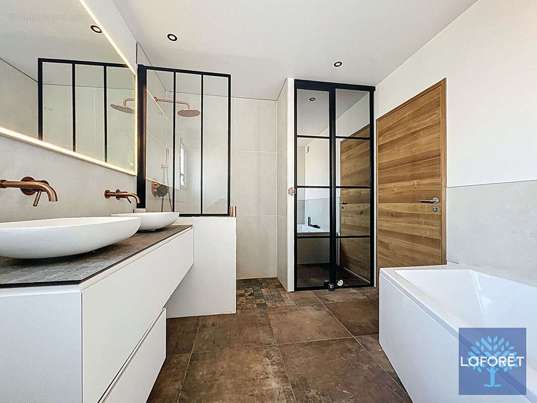 Maison à SAINTE-FOY-D'AIGREFEUILLE