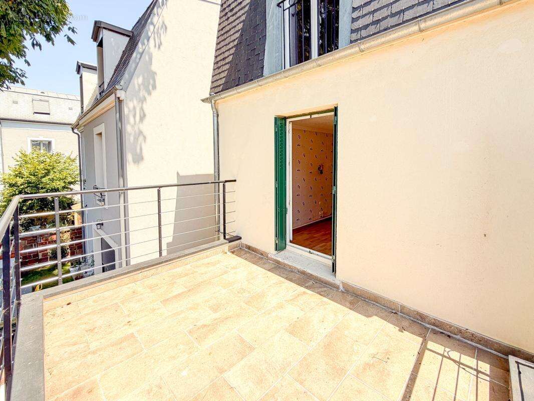 Maison à LA GARENNE-COLOMBES