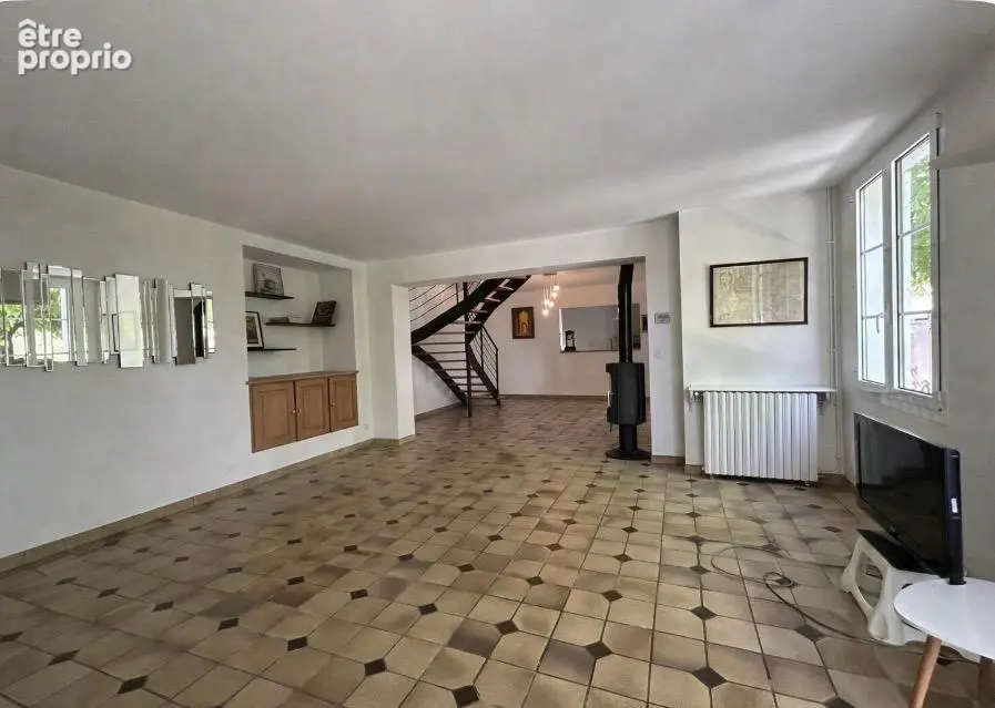 A 15 mn de Blaye - Au calme belle Girondine de village en pierre rénovée - 1970m2 habitables -7P- 4 Chambres -  1920 m2 de Terra - photo 6