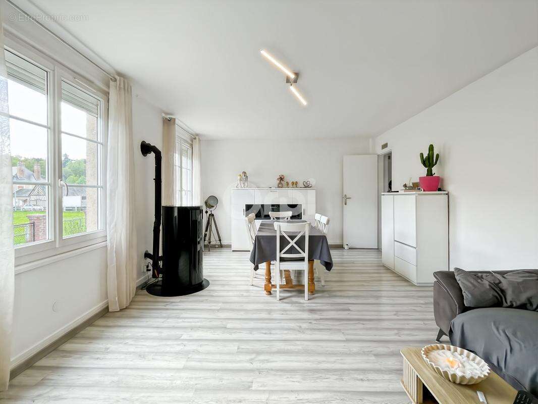 Maison familiale 6 chambres – la ferrière-sur-risle - photo 2