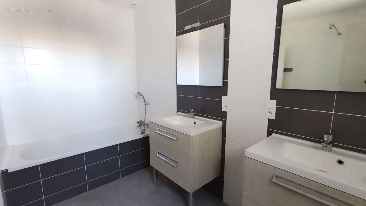 Maison à SAINTE-PAZANNE