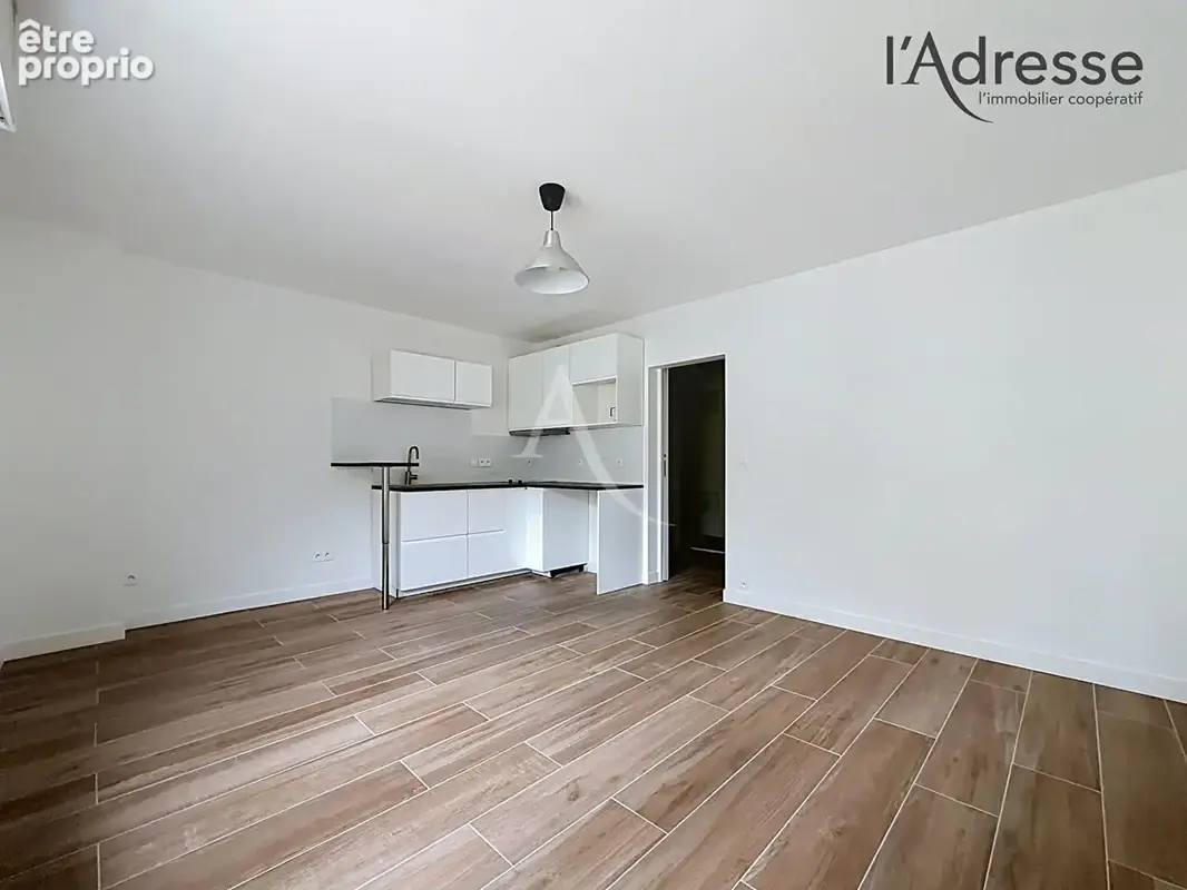 PUTEAUX/ Jean Jaurès - Studio 31m² - 1 Parking - photo 10