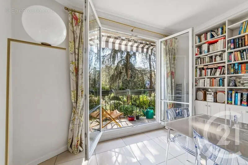 Appartement à NEUILLY-SUR-SEINE