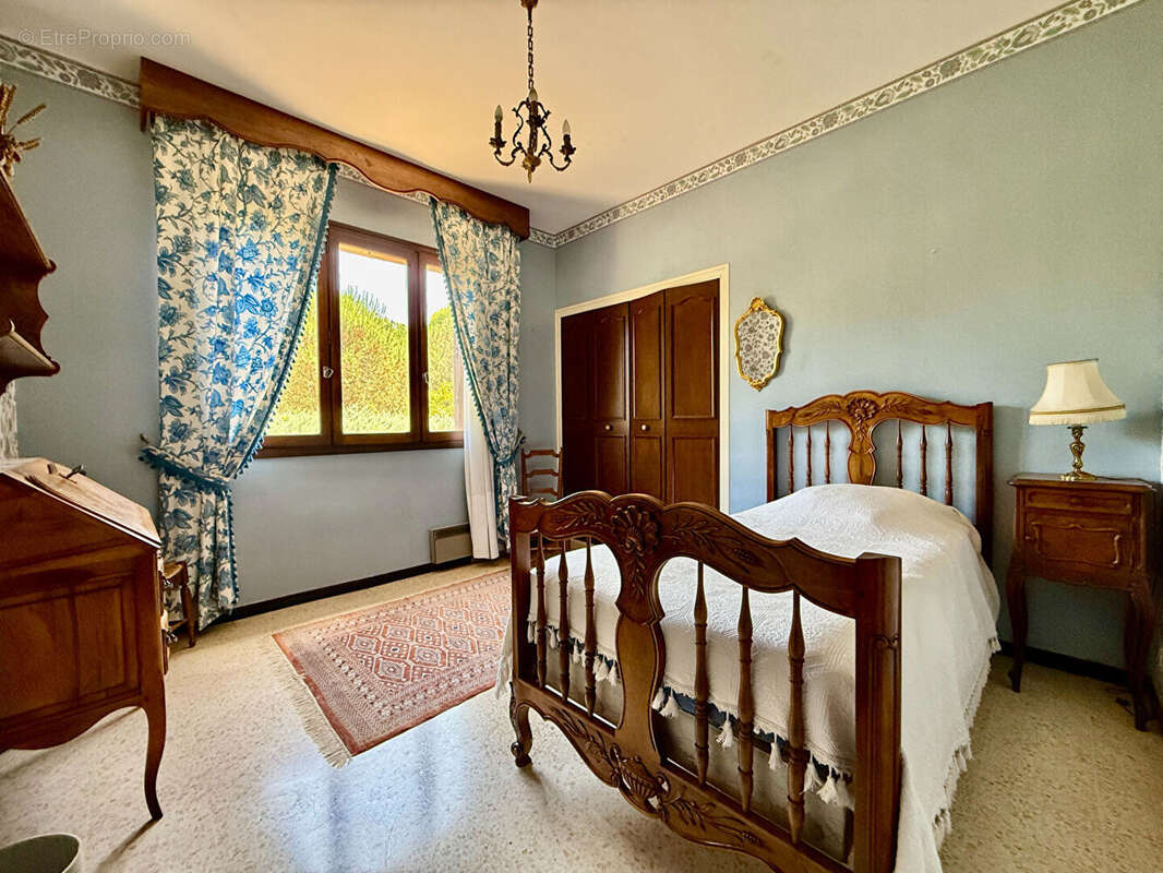Maison Bagnols Sur Ceze - 9 pièces - 264 m² - photo 11