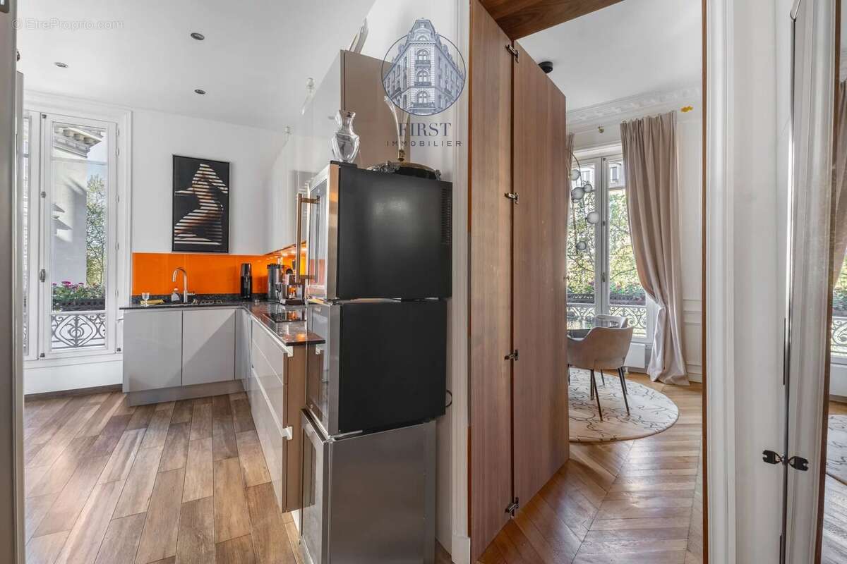 Appartement à PARIS-17E