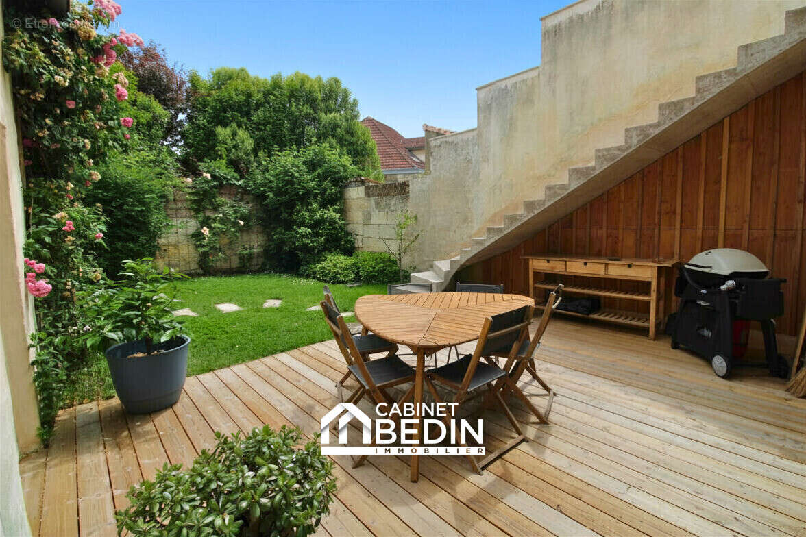 Maison 249 m² à Libourne  - photo 2