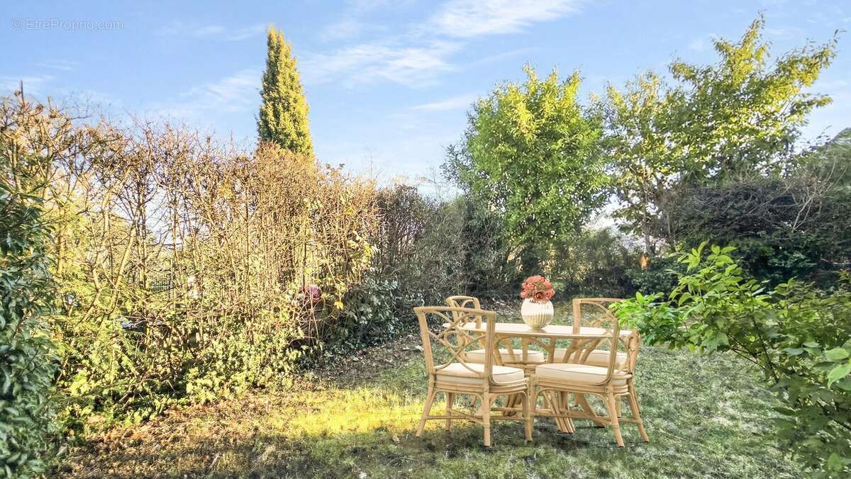 Appartement à AMBILLY