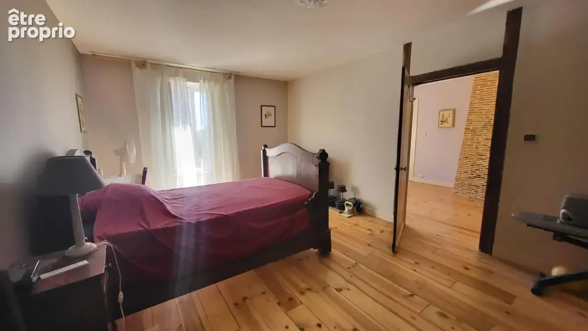 24610 Maison  en pierres dans un hameau .8 pièces . parcelle de 584 m² plus terrain de 1939 m2 - photo 7