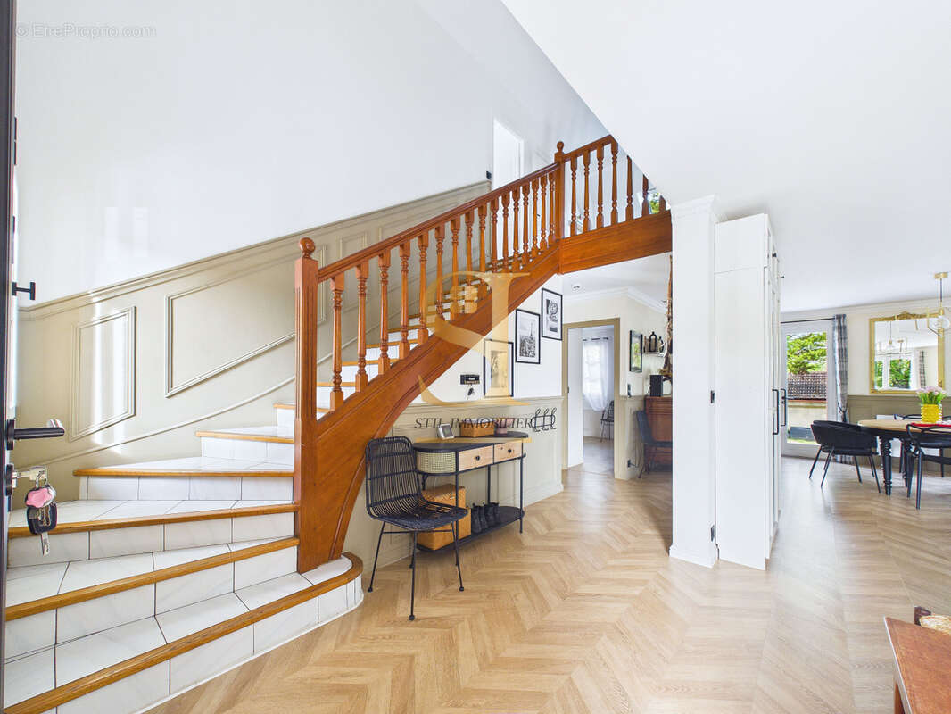 Maison à VIGNEUX-SUR-SEINE