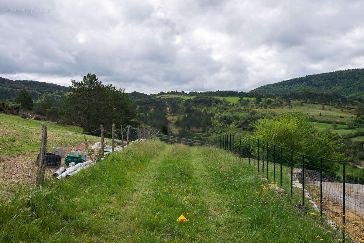 Terrain à CARCASSONNE