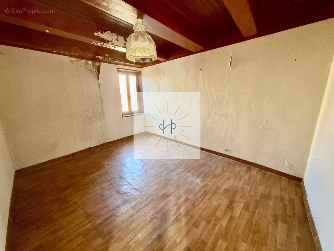 Maison à MONTELIMAR