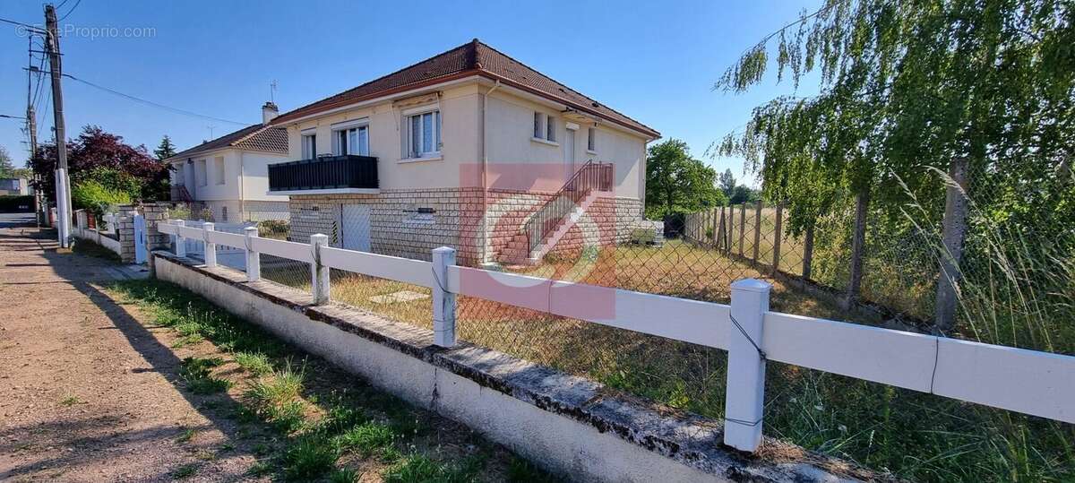 Maison 104 m² à Coulanges-Les-Nevers  - photo 4