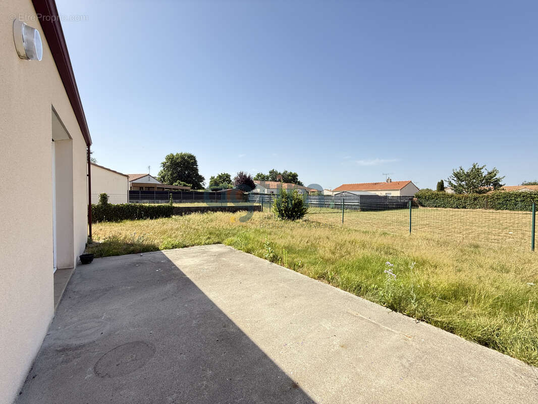 Les-Landes-Génusson, plain pied, en lotissement, 3 chambres, terrain, garage - photo 16