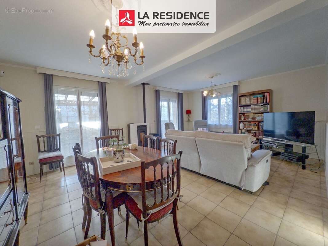 Maison à LES MUREAUX