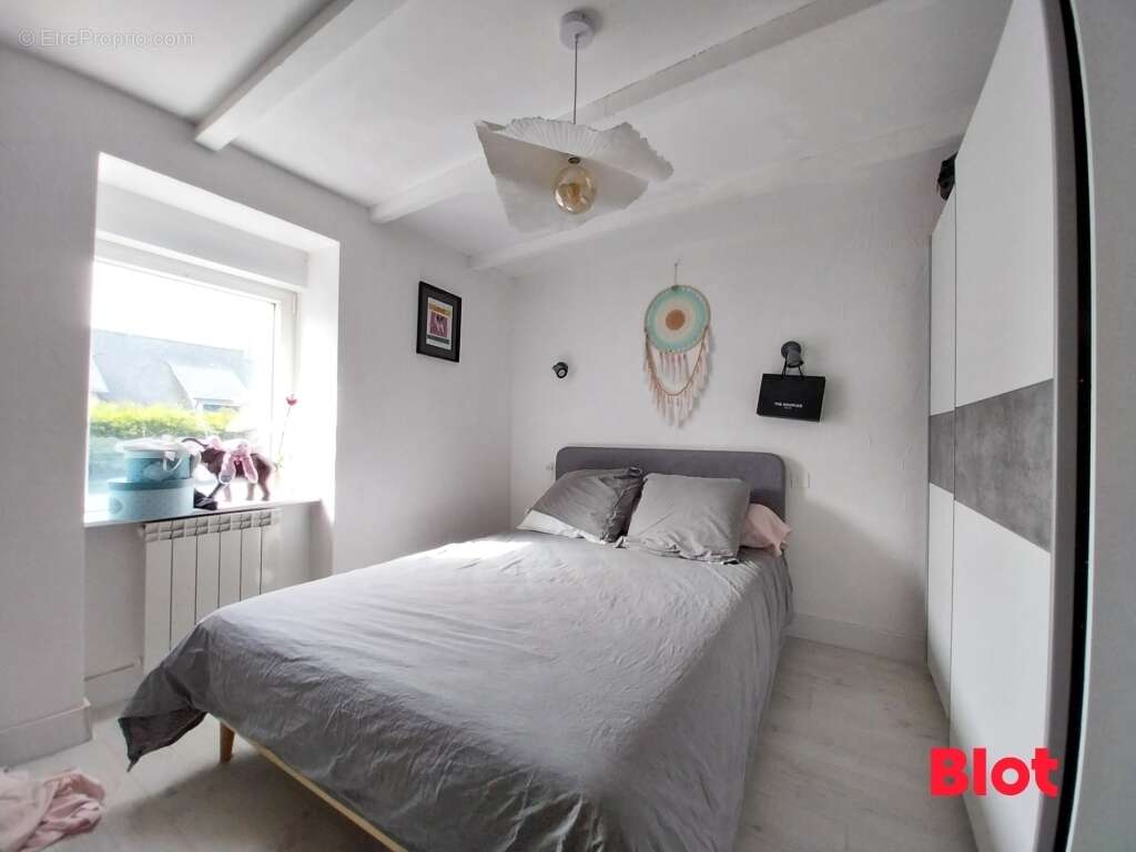 Maison à LA VILLE-ES-NONAIS