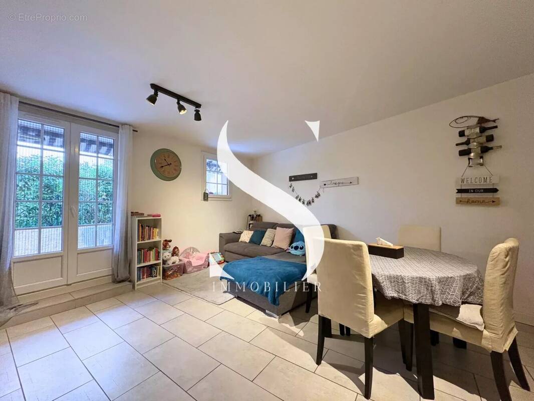 Appartement à VALLAURIS