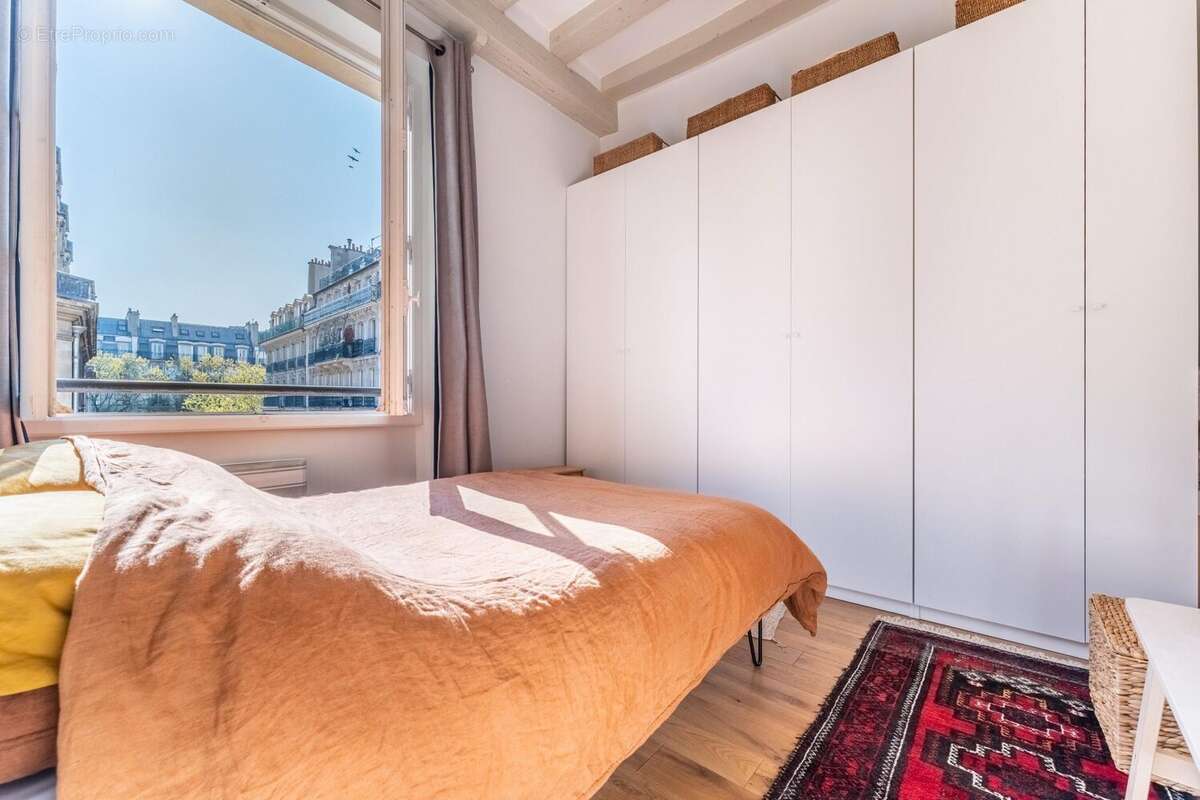 Appartement à PARIS-2E