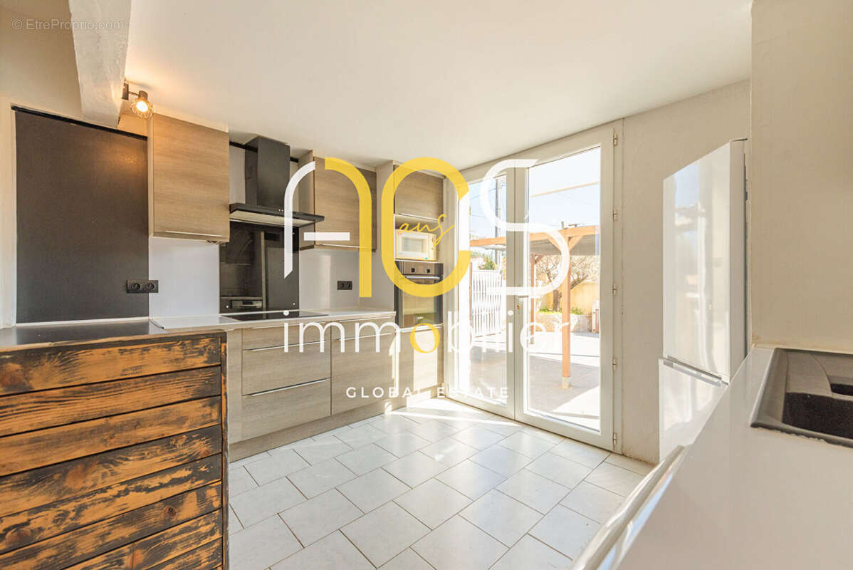 Appartement à CHATEAUNEUF-LES-MARTIGUES