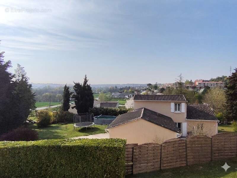 Maison à RUELLE-SUR-TOUVRE