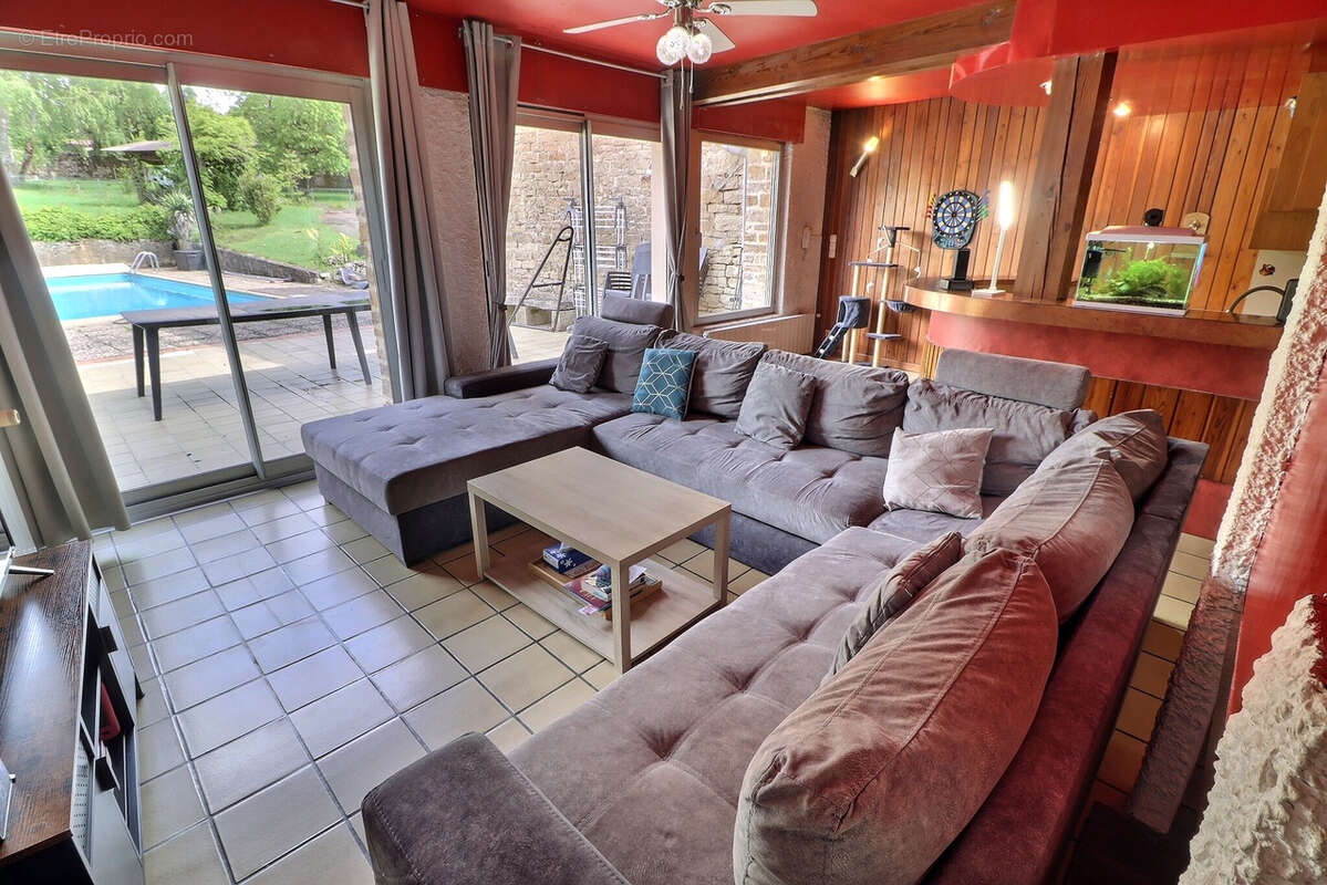 Maison mitoyenne de village avec 5 chambres et plus - photo 10