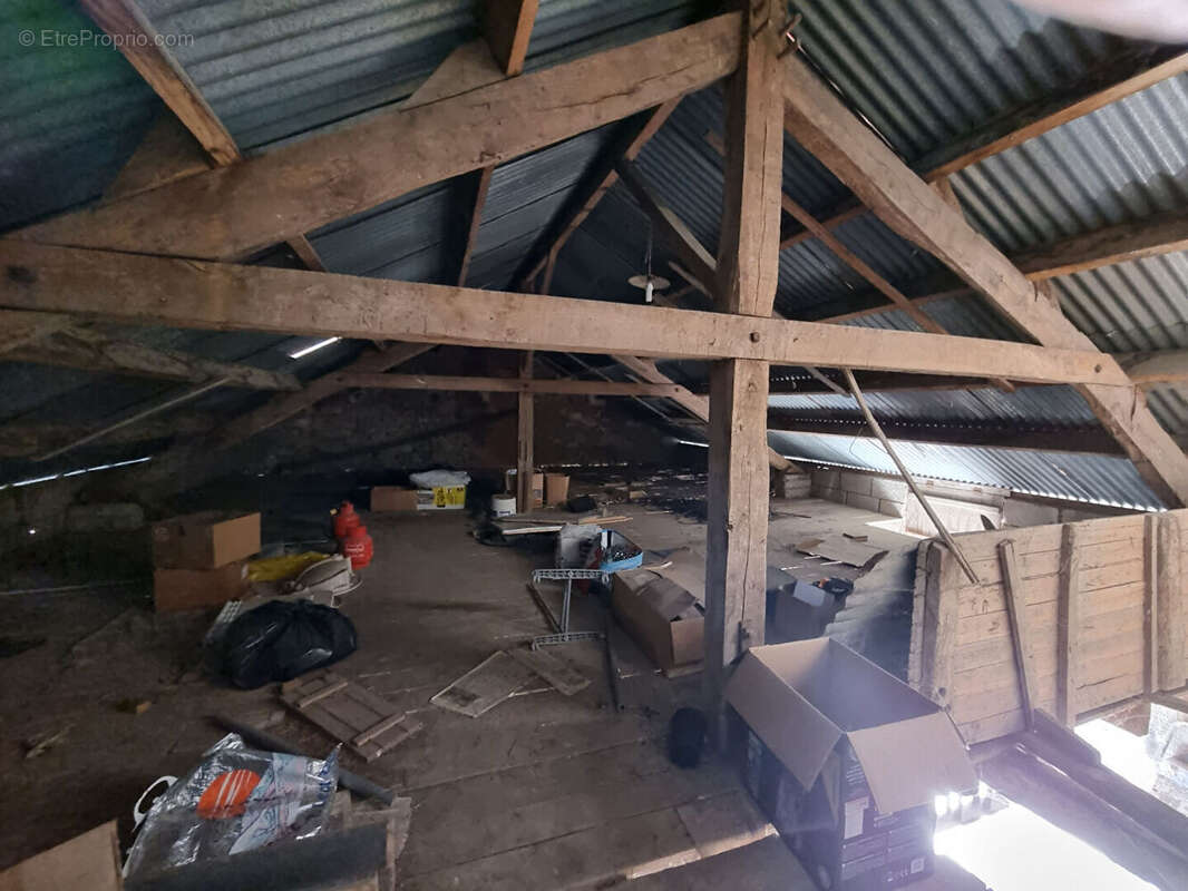 Maison à SAINT-LEGER-MAGNAZEIX