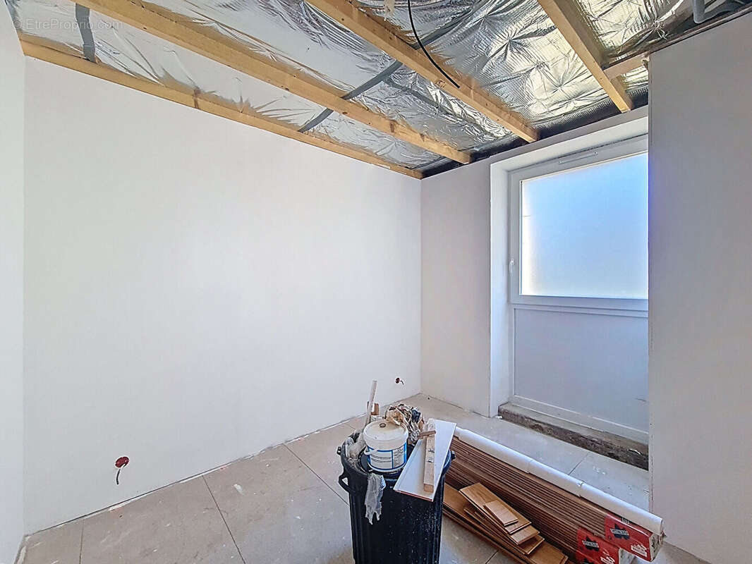 Appartement à COMMANA