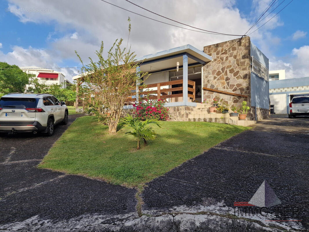 Maison à SCHOELCHER