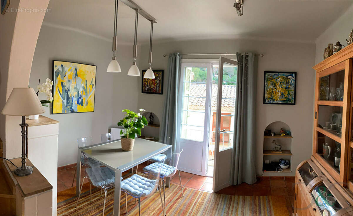 Maison à BORMES-LES-MIMOSAS