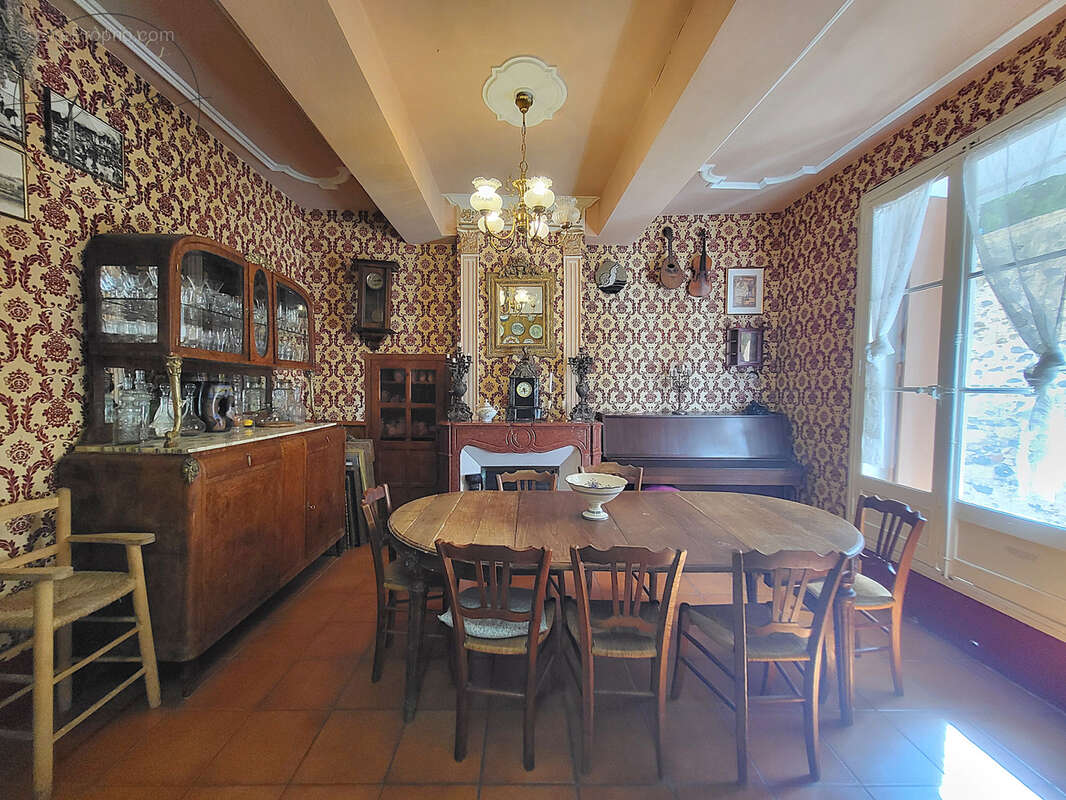 Caux - Charmante maison de village, 4 pièces, 2 chambres, située à 2 pas du centre du village, beau potentiel - photo 4