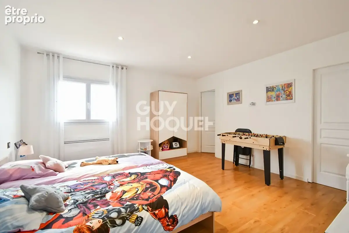 Propriété contemporaine de 309 m², 5 chambres, cinéma privé et terrain de 2 600 m² - photo 12