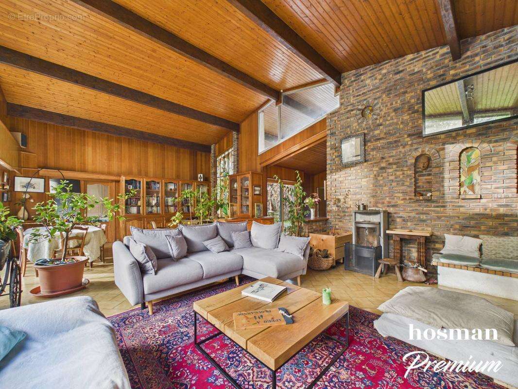 Maison de 235 m² avec piscine sur un terrain de 10 715m² et accès privé à l'Erdre - Sucé-sur-Erdre - photo 4