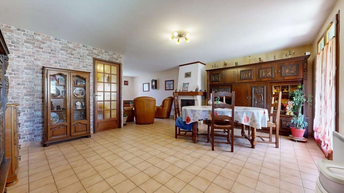 Maison à SAINT-JULIEN
