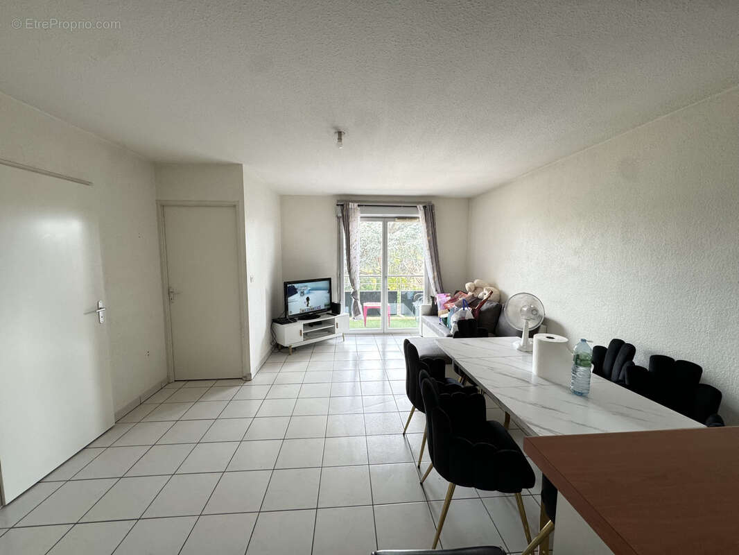 Appartement t2 de 44 m2 avec 2 pk (à vendre 31270 villeneuve tolosane - photo 2