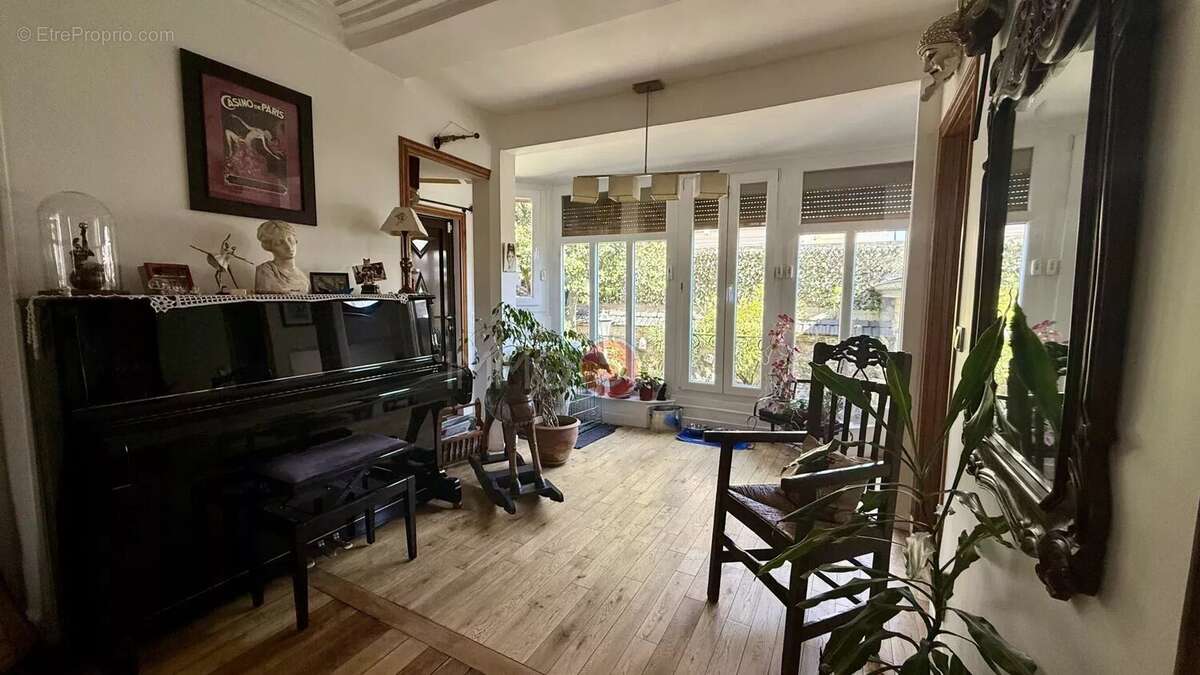 Maison à VILLEMOMBLE