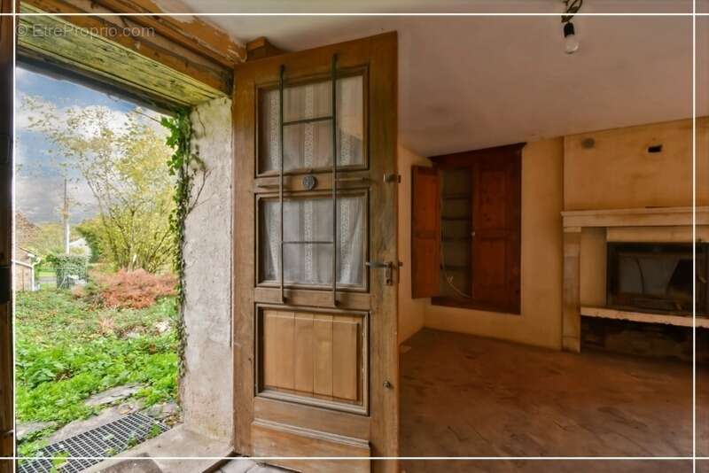 Authentique maison en pierres 180 m² - Investisseurs ou amoureux de rénovation - LIGNEROLLES (36) - photo 4