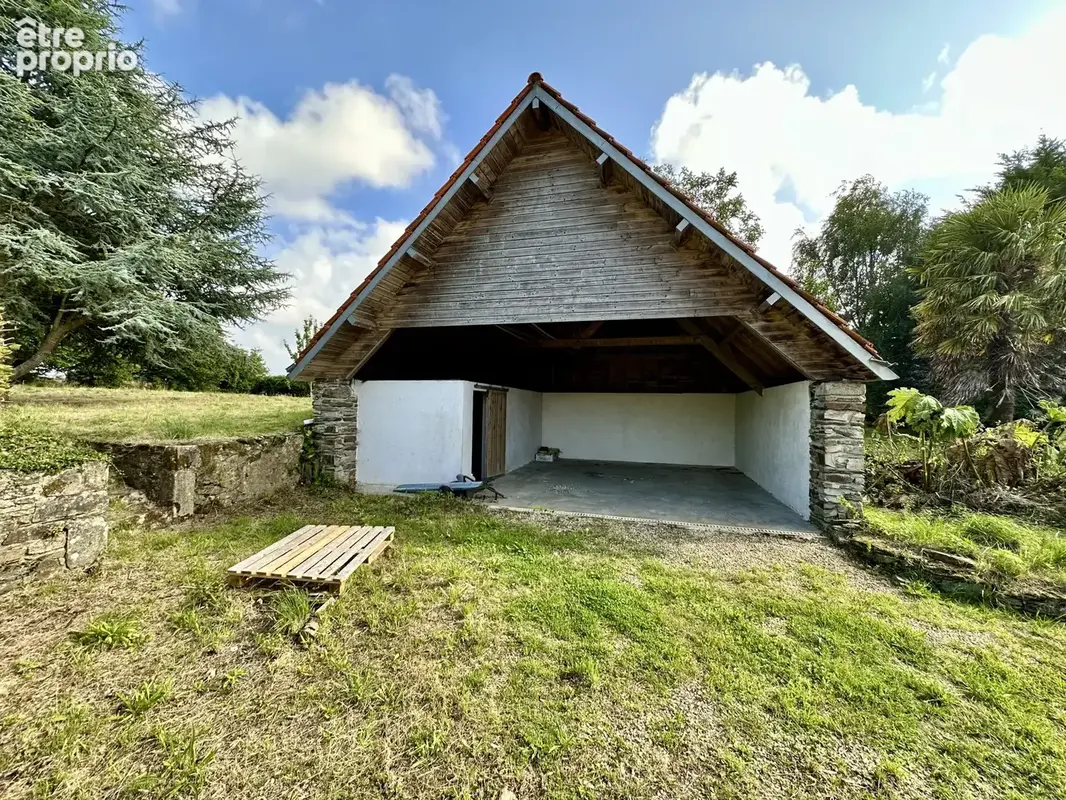 Grande propriété au calme avec hangar et écurie à rénover - photo 3