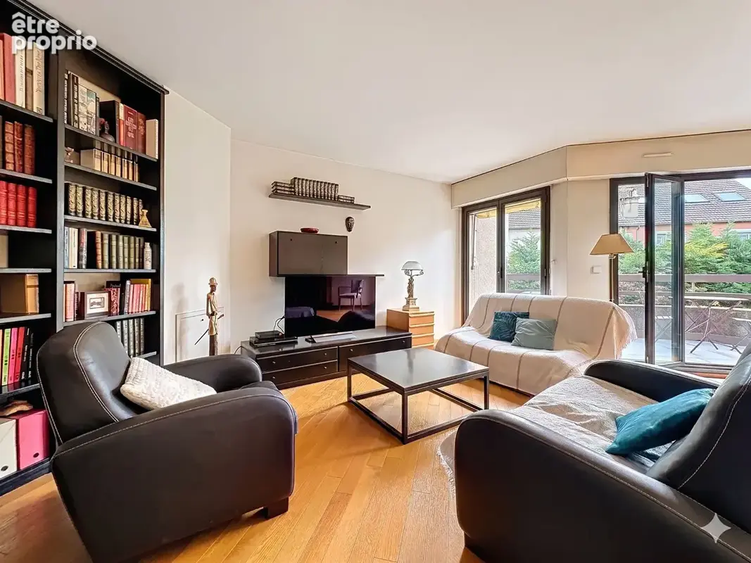 Esprit "Maison" avec terrasse en plein centre de Suresnes - photo 5