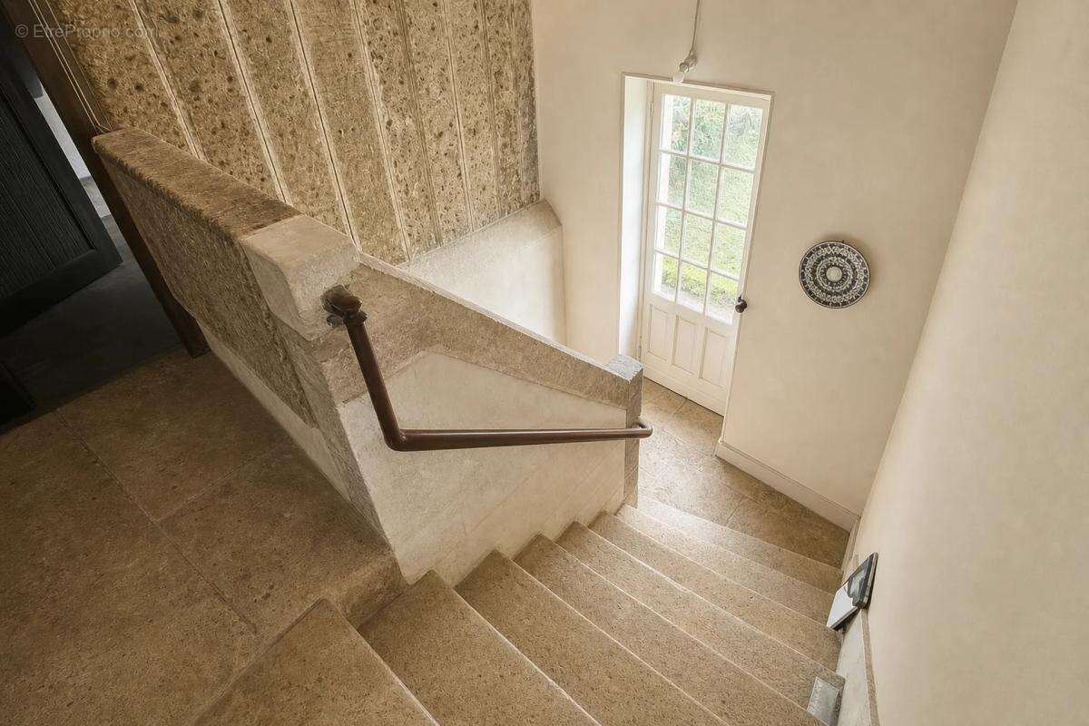 Maison de charme 200m² à Turenne - photo 3