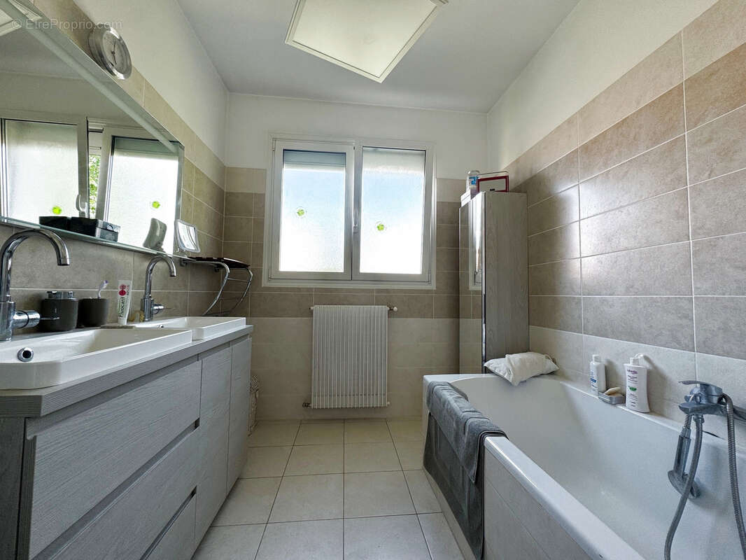 Maison à LA CHAPELLE-EN-SERVAL