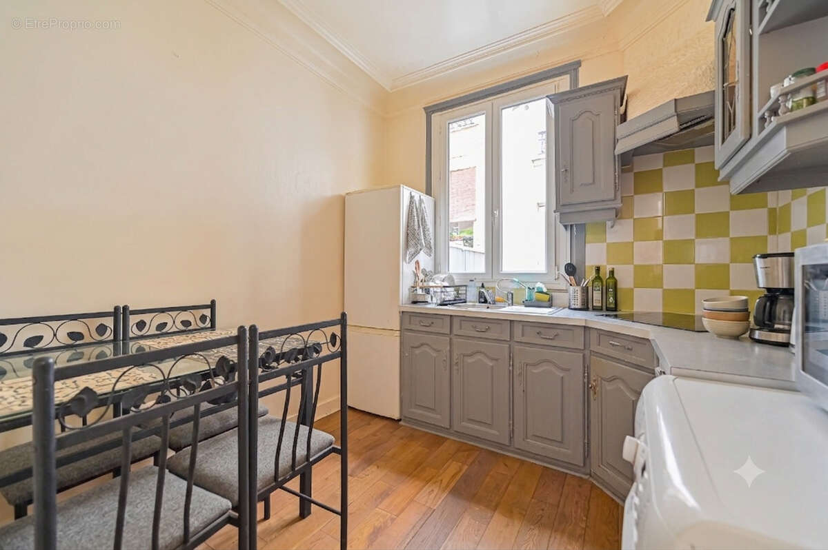 Appartement à PARIS-18E