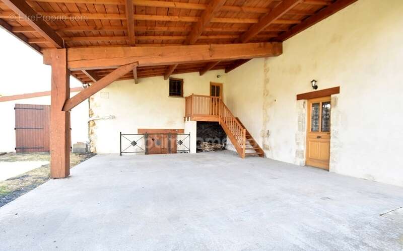 Maison à EGLISENEUVE-PRES-BILLOM