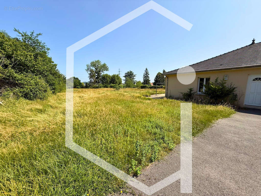 Maison à VARENNES-VAUZELLES