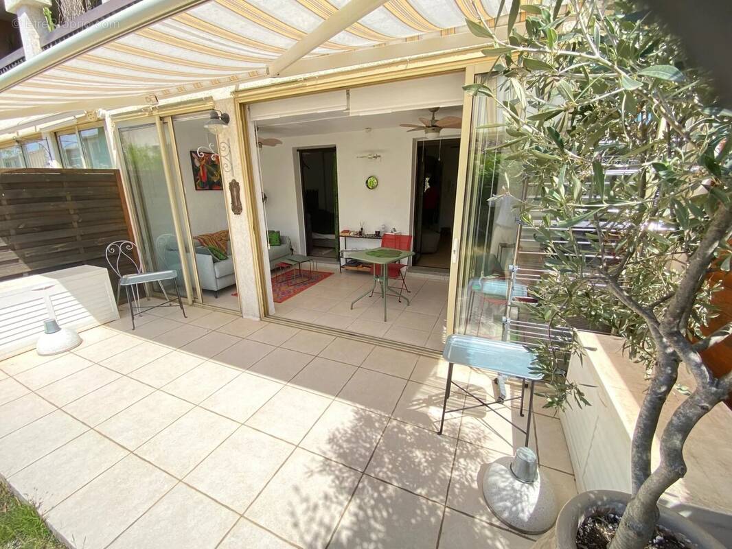 Appartement à LA LONDE-LES-MAURES