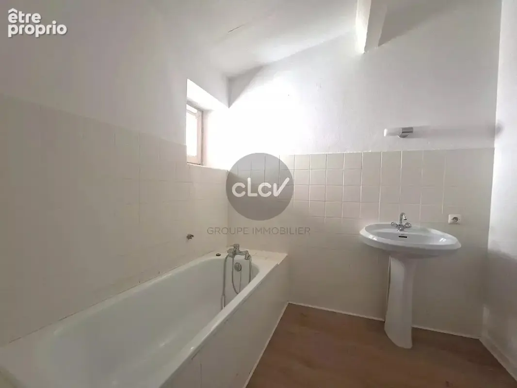 Caluire-et-Cuire – T3 duplex avec plafond à la française et vue sur le Rhône - photo 5