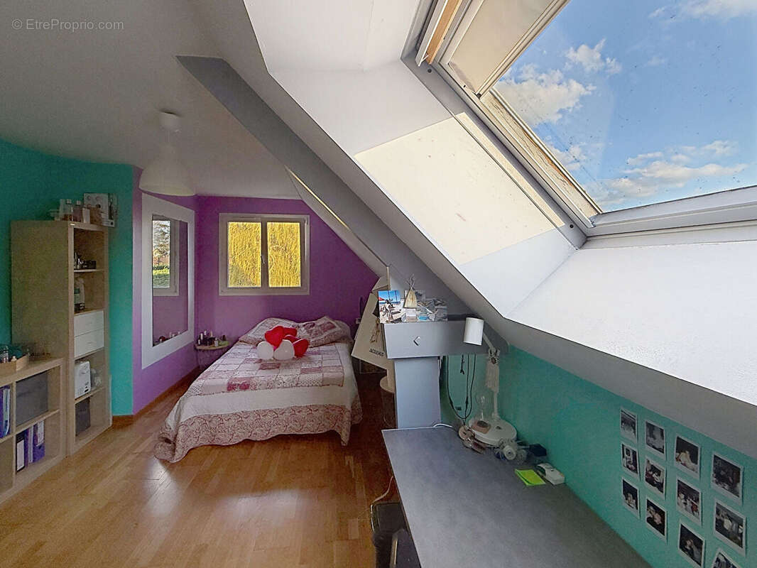 COLOMBY ANGUERNY - Maison de 8 pièces sur terrain de plus de 1 300 m2 - photo 12