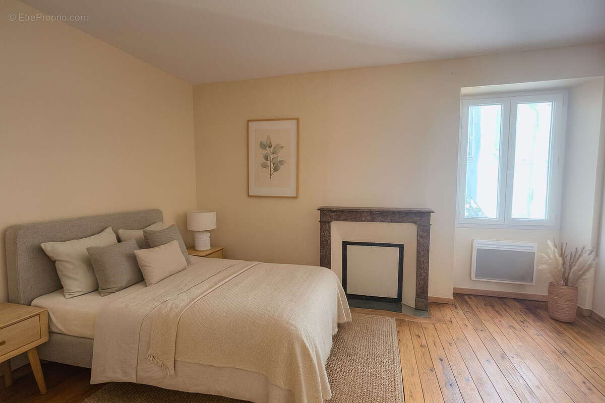 Maison à MONTREVAULT