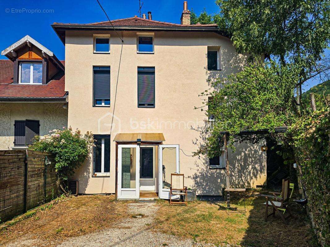 Maison de village rénovée - Le Cholet - 150 m² utile - 5 chambres - Bureau - Jardin - Cave de 40 m - photo 14