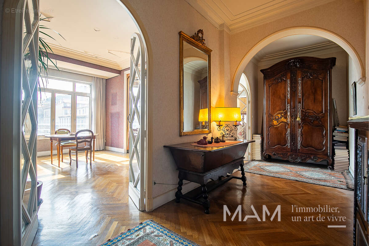 Appartement à MARSEILLE-7E